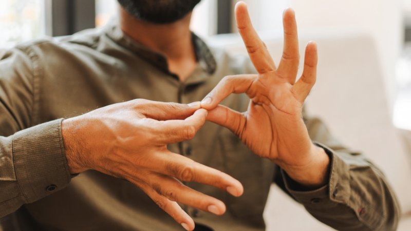 Ensino e Interpretação em Língua Brasileira de Sinais (Libras)